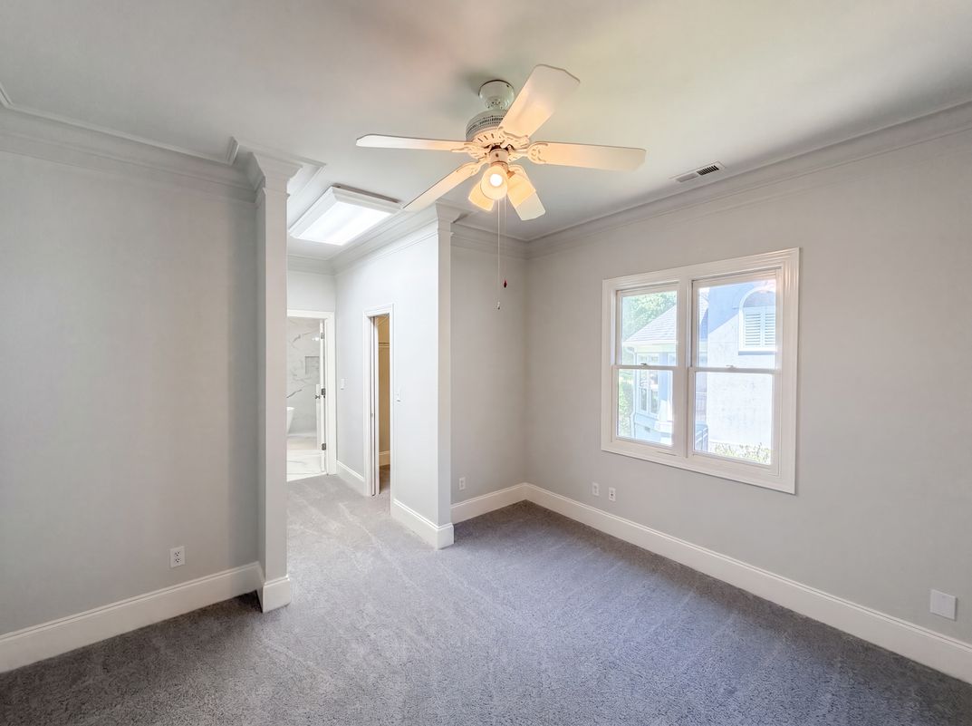 Photo 11 of 24 of 5309 Lancelot Dr, Charlotte, NC