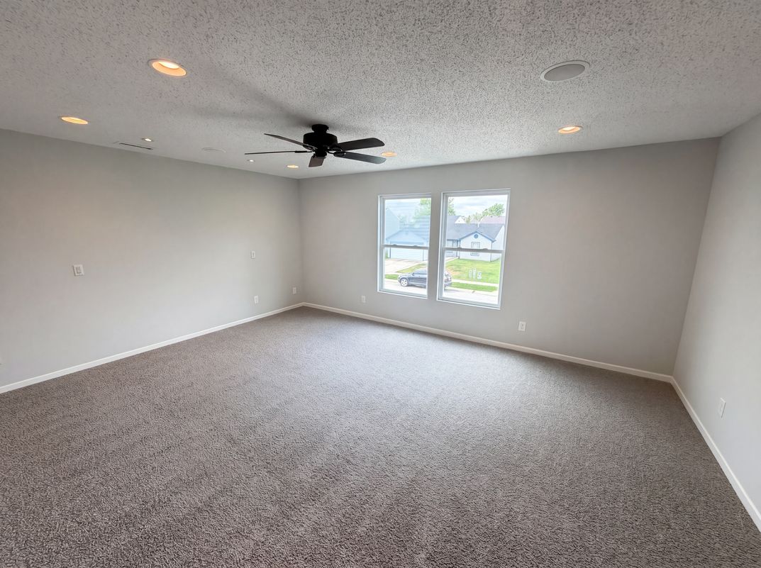 Photo 4 of 23 of 8134 S Firefly Dr, Pendleton, IN