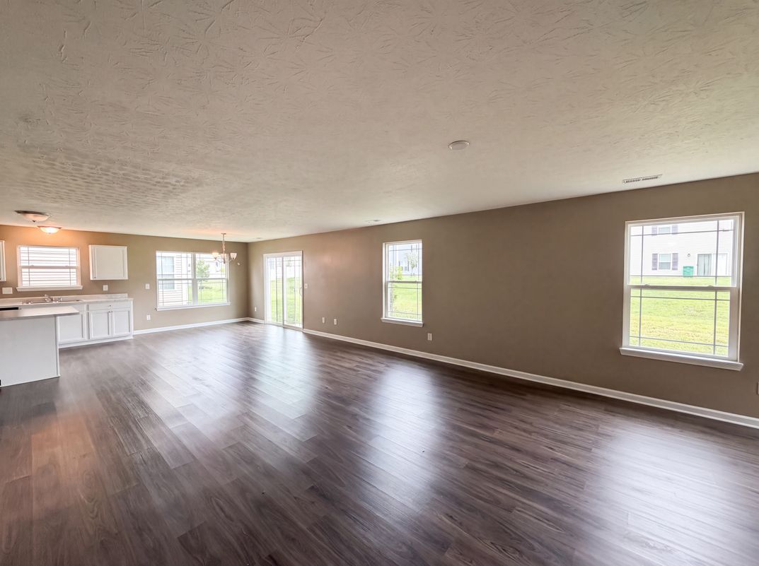 Photo 3 of 23 of 8196 Alyssum Dr, Plainfield, IN