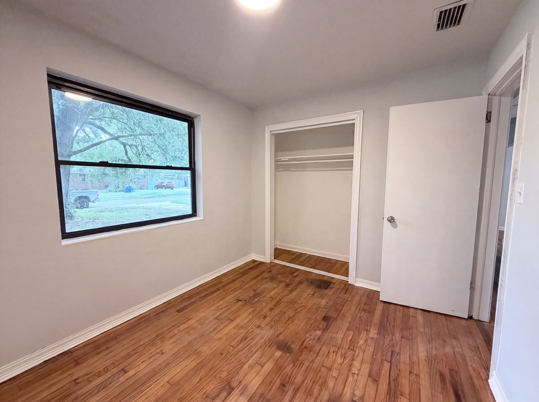 Photo 7 of 16 of 6309 Pine Cove Ln, Jacksonville, FL
