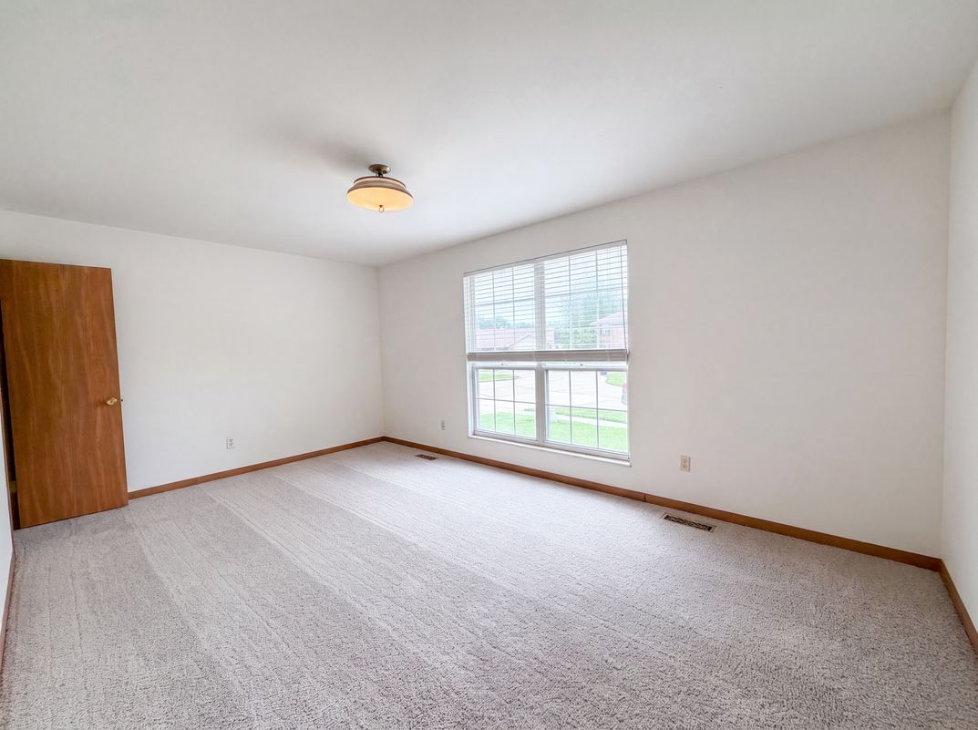 Photo 12 of 21 of 3679 Vago Ln, Florissant, MO