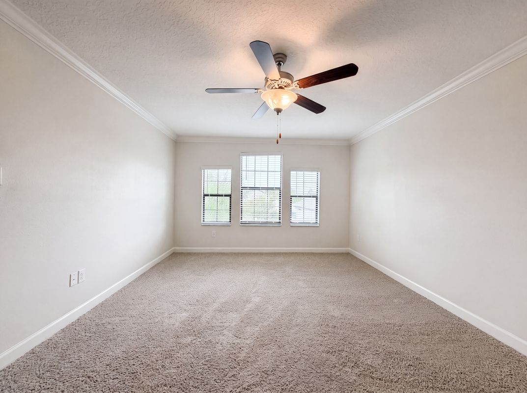 Photo 18 of 36 of 9709 Ivory Dr, Sun City Center, FL
