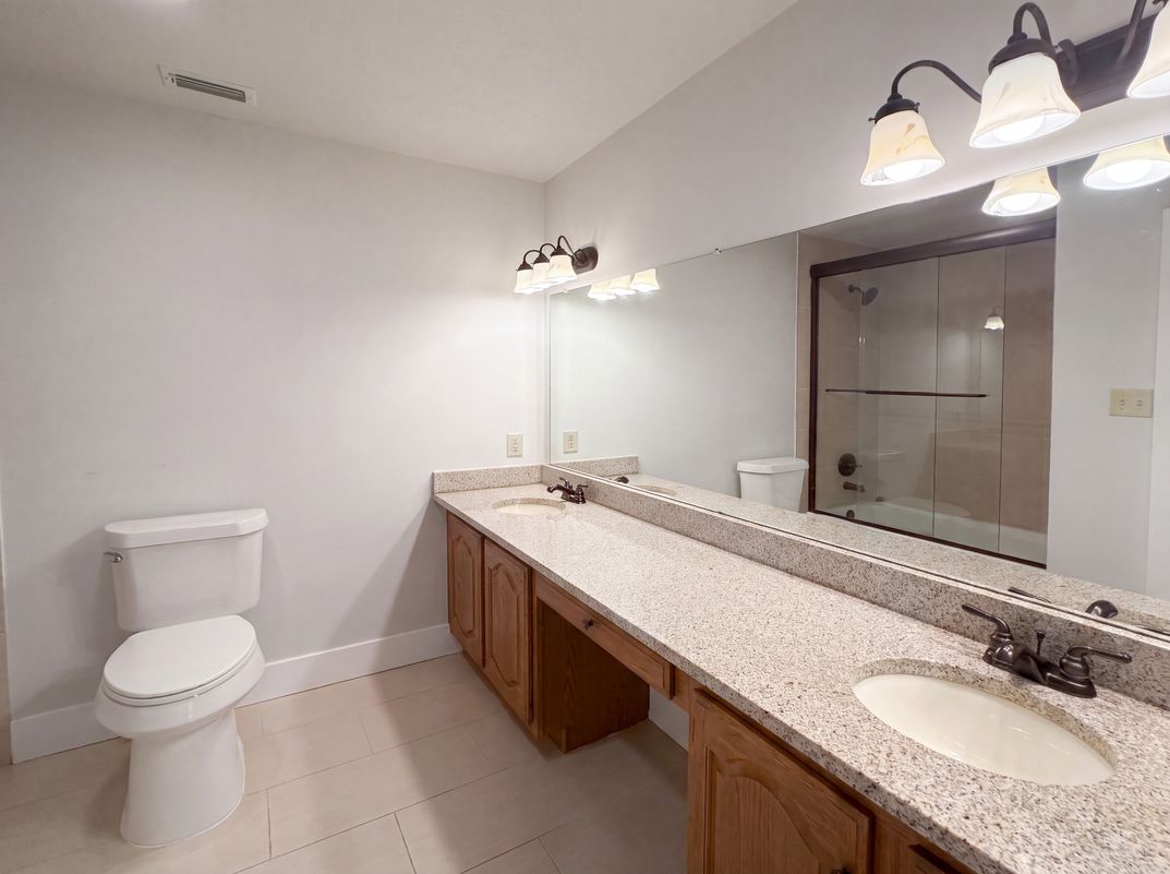 Photo 11 of 19 of 13324 Pandora Cir, Dallas, TX