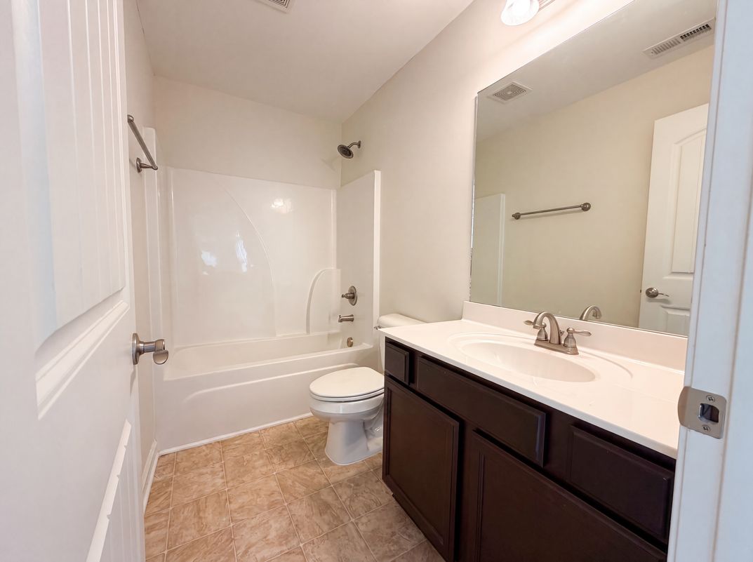 Photo 8 of 17 of 2520 Val Marie Dr, Madison, TN