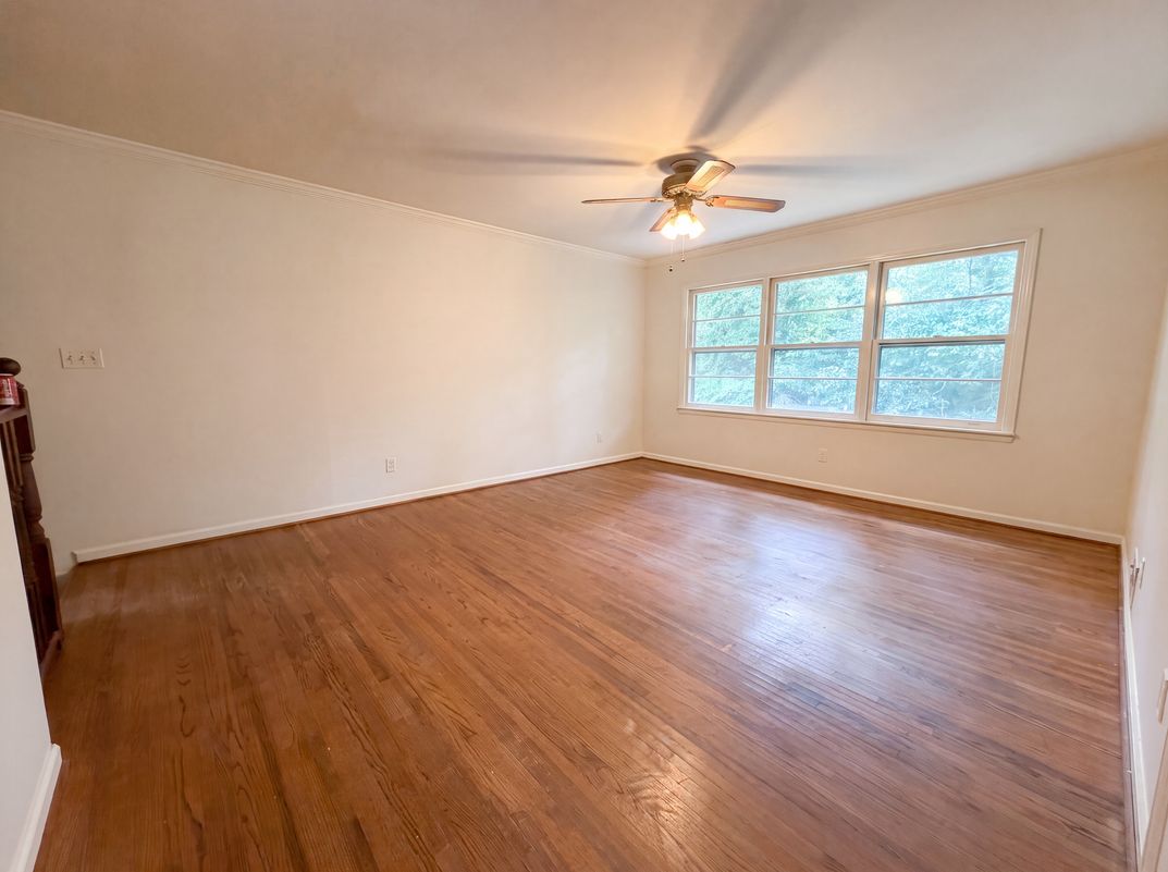 Photo 4 of 23 of 325 19th Court Cir NE, Center Point, AL