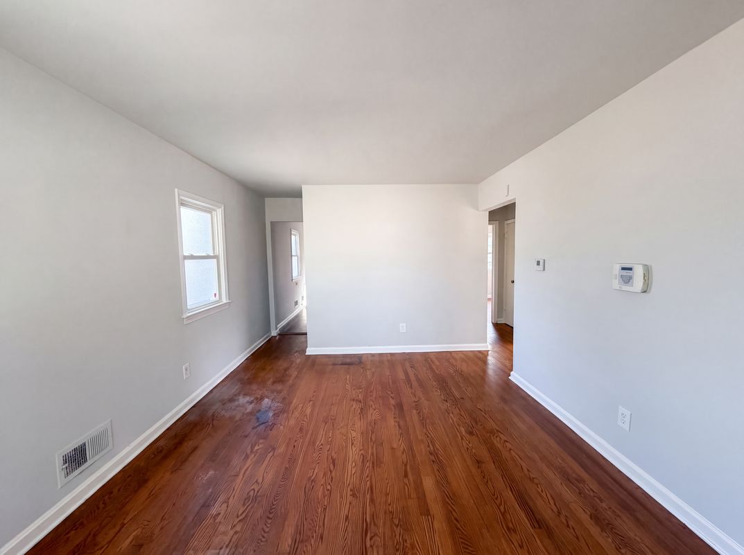 Photo 7 of 22 of 4313 Urn St, Capitol Heights, MD