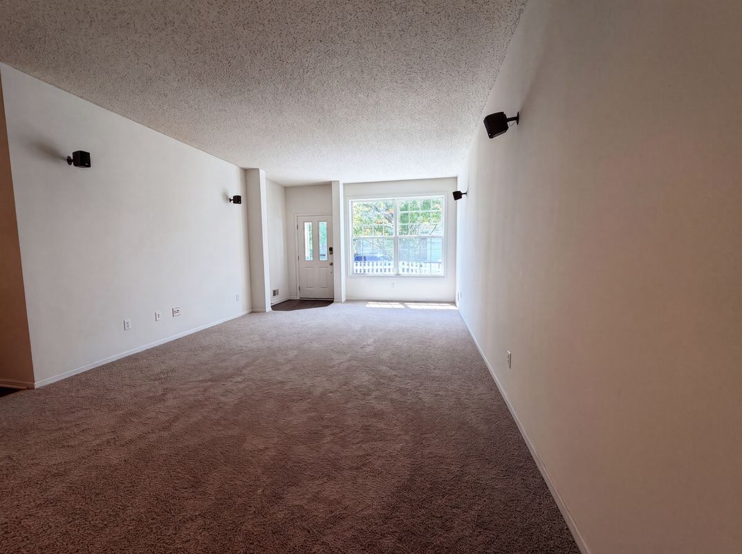 Photo 6 of 21 of 5221 Robin Ln, Farmington, MN