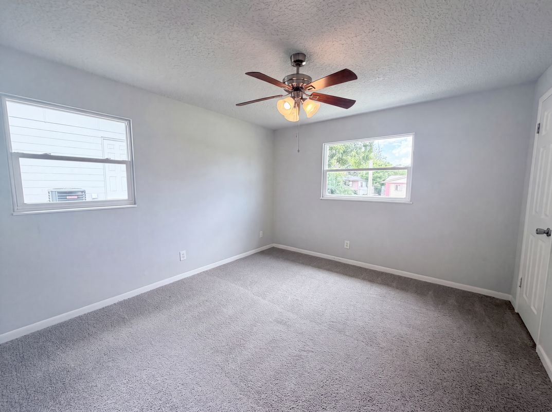 Photo 10 of 21 of 411 Capricorn Ln, Orange Park, FL