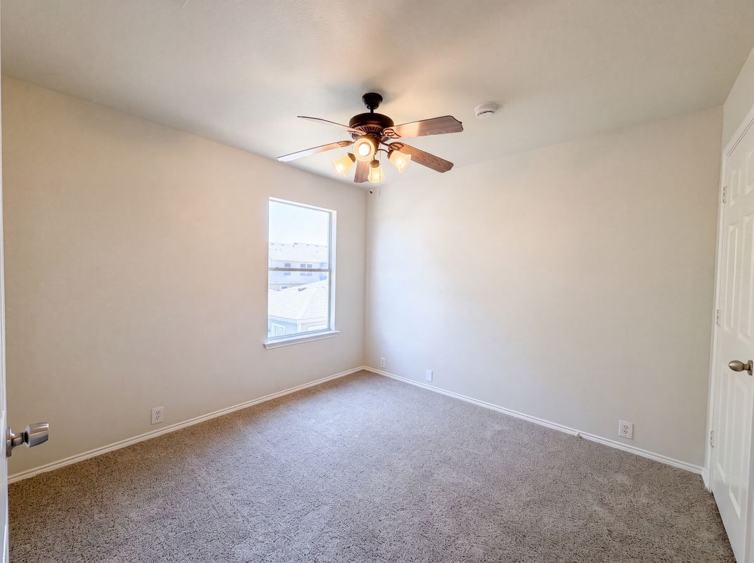 Photo 14 of 26 of 10636 Traymore Dr, Fort Worth, TX