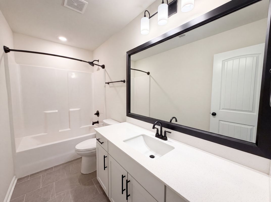 Photo 22 of 37 of 7463 Buckview Ct, Kernersville, NC