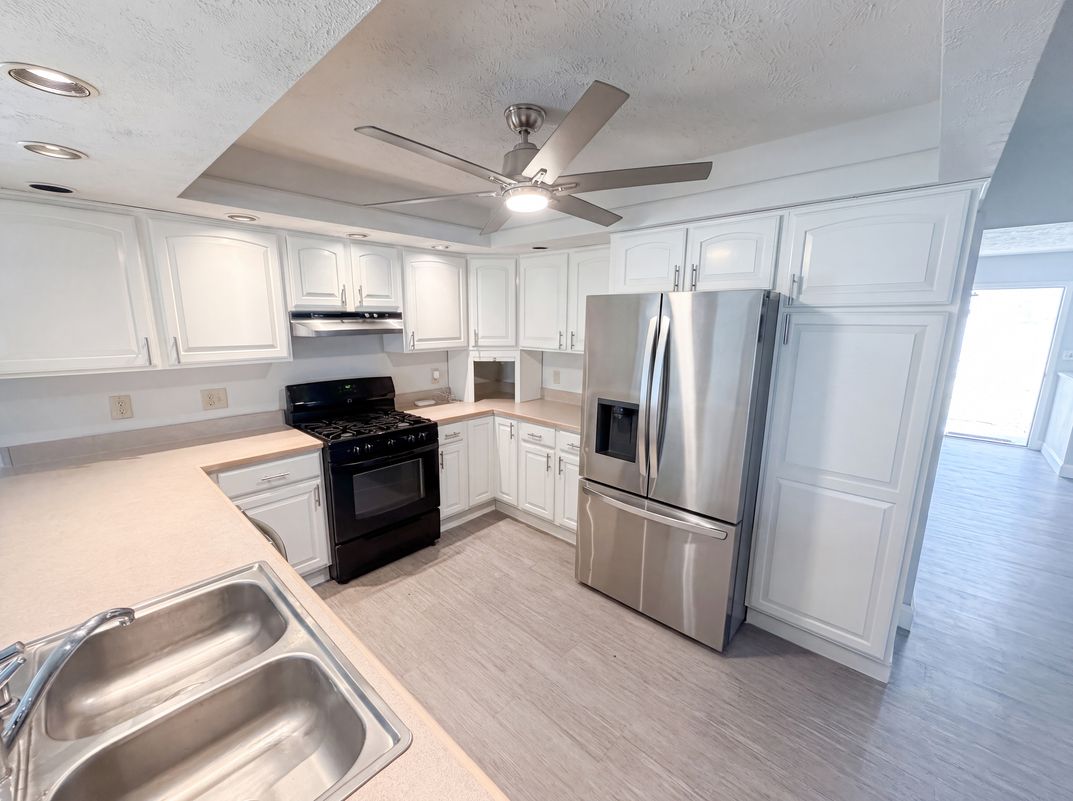 Property photo 2 of 8223 Taunton Rd