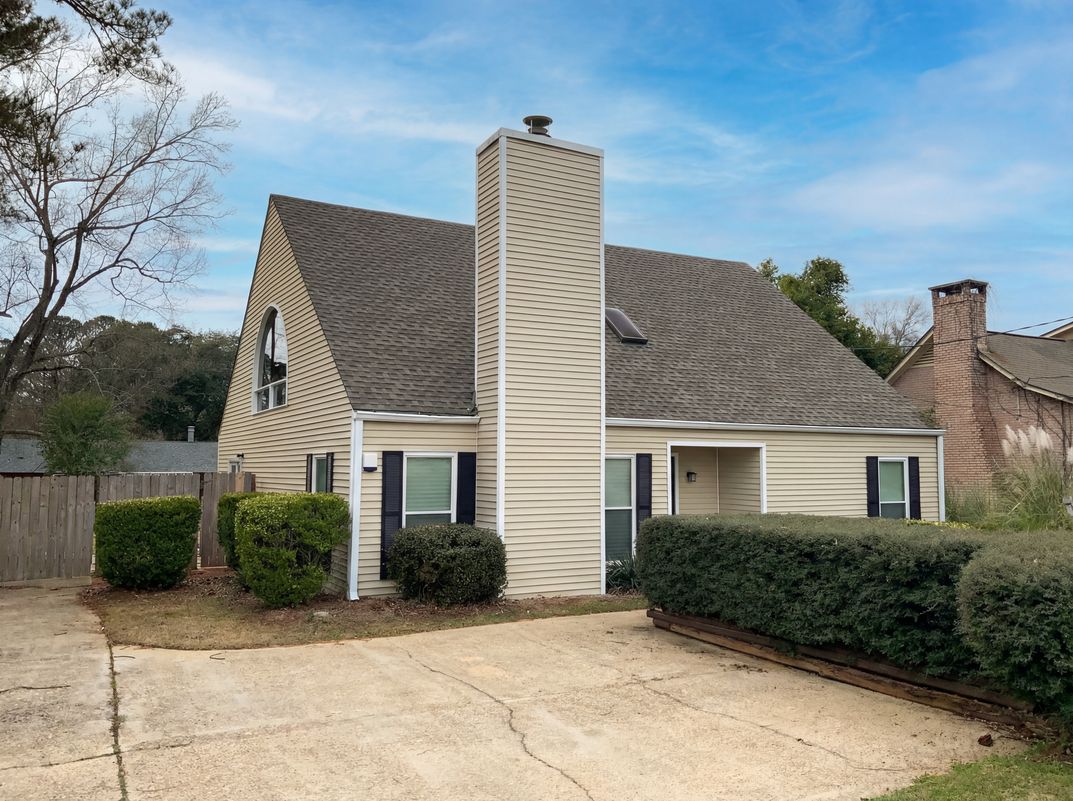 Photo 7 of 27 of 1221 Dalraida Rd, Montgomery, AL
