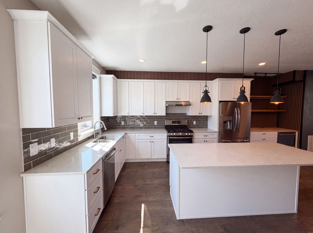 Photo 6 of 24 of 10452 S Sage Canal Way, Sandy, UT