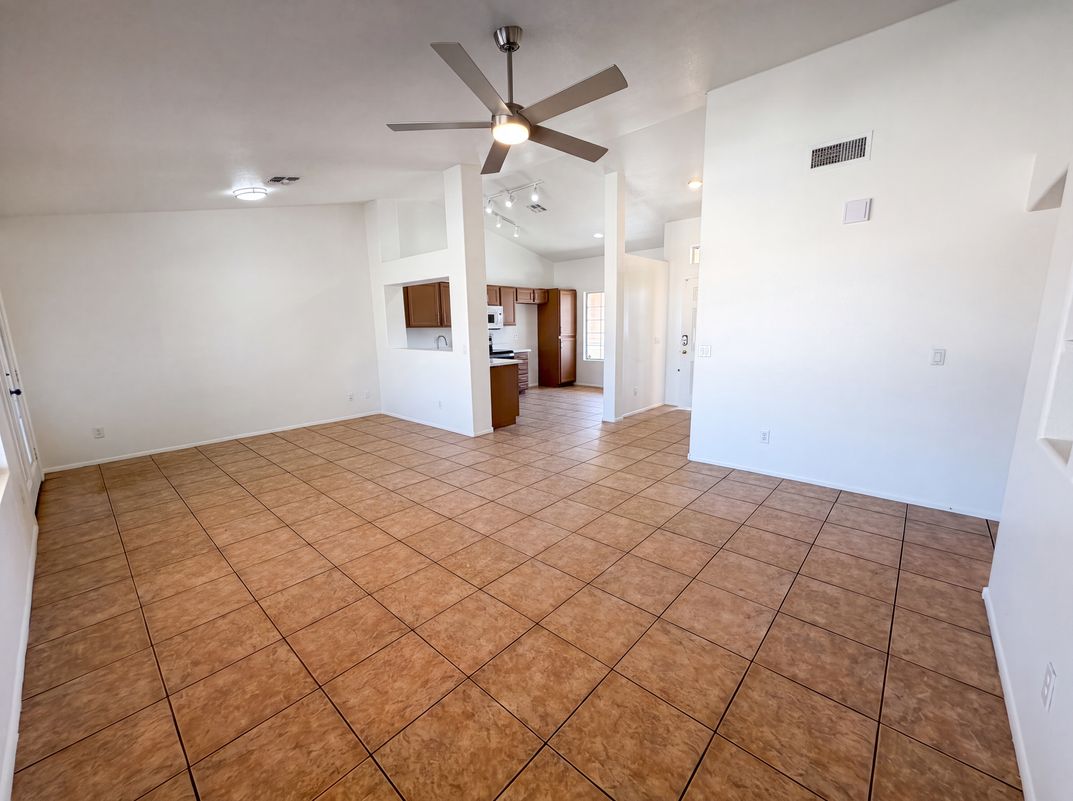 Photo 3 of 16 of 760 E Megan St, Chandler, AZ