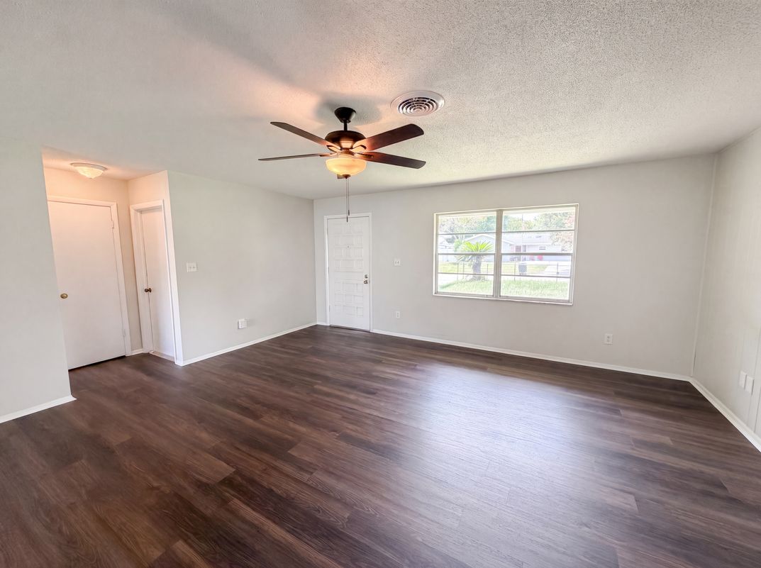 Photo 22 of 28 of 855 Murdock Blvd, Orlando, FL