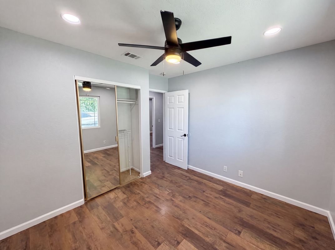 Photo 4 of 18 of 14729 Hartford Ln, Helendale, CA