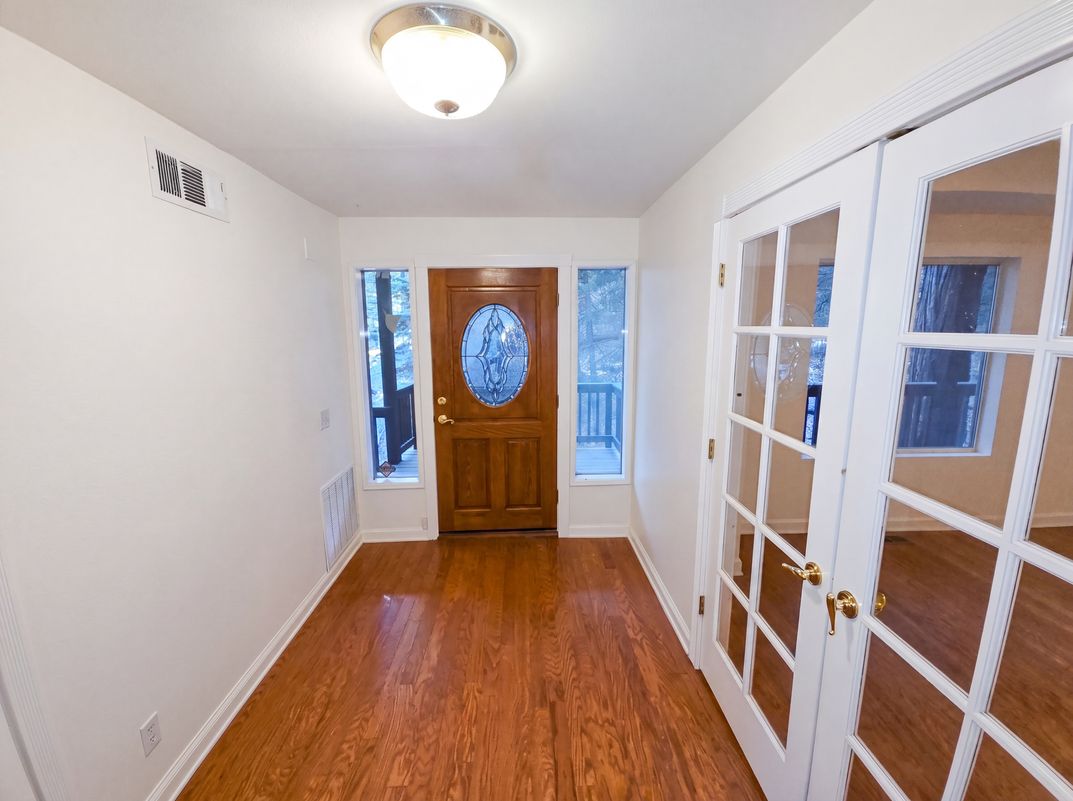 Photo 6 of 31 of 472 Brentwood Dr, Lake Arrowhead, CA