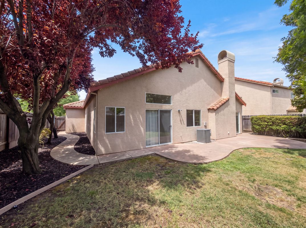 Photo 4 of 44 of 5344 Swindon Rd, Rocklin, CA