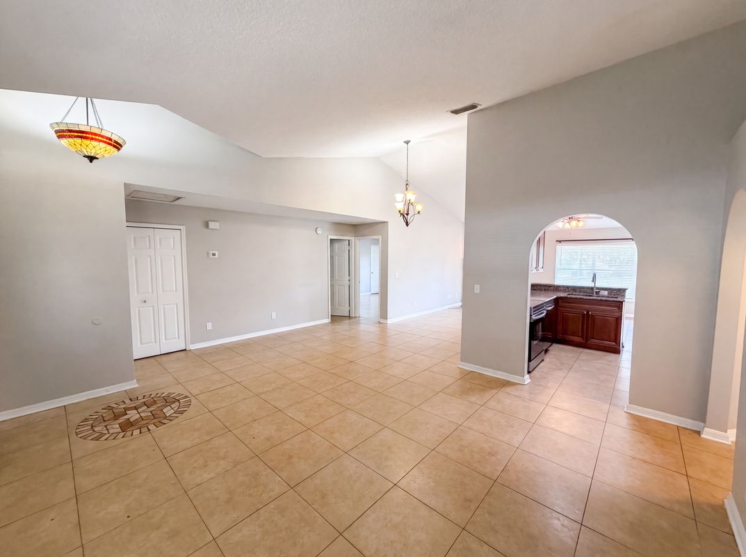 Photo 7 of 29 of 17802 Jefferson St, Oakland, FL