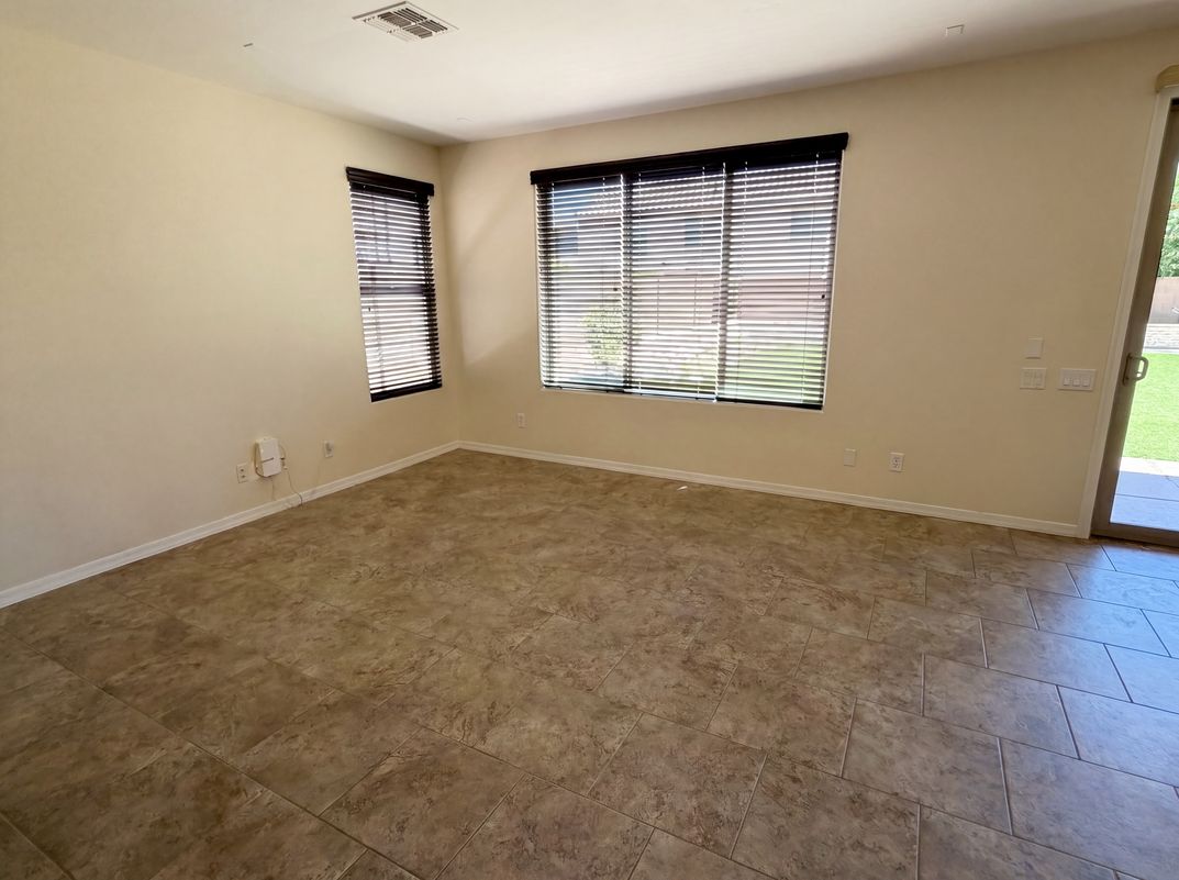 Photo 9 of 39 of 5227 W Bent Tree Dr, Phoenix, AZ