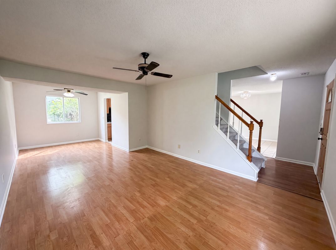Photo 7 of 20 of 6786 Moss Ct, North Charleston, SC