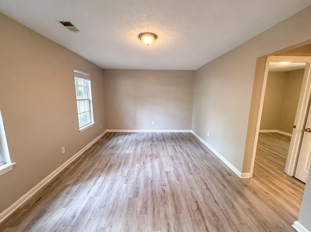 Photo 10 of 19 of 5067 Redan Rd, Stone Mountain, GA