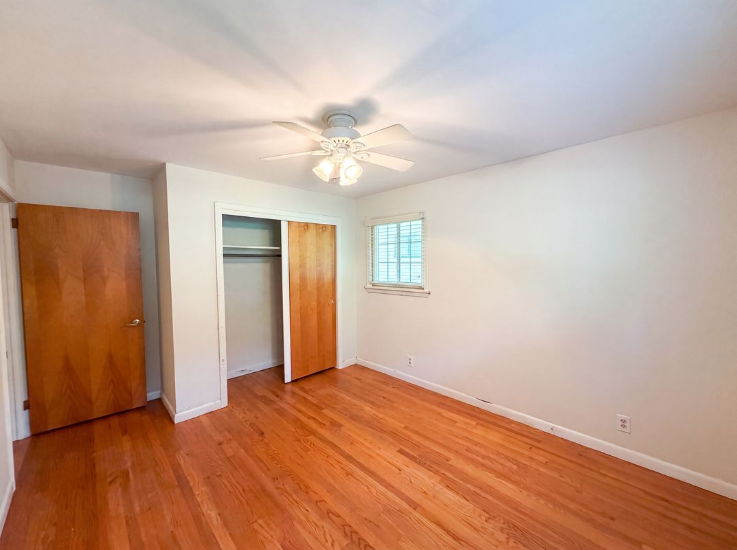 Photo 8 of 17 of 810 Beaver Dam Rd, Raleigh, NC
