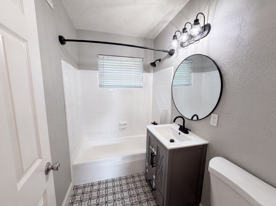 Photo 12 of 19 of 2242 E Dana Dr, Deltona, FL