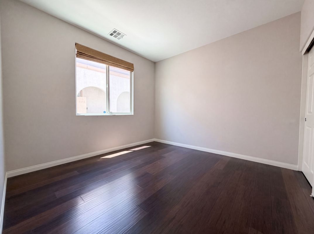 Photo 10 of 21 of 908 Baronet Dr, Las Vegas, NV