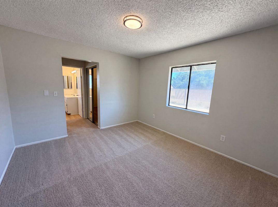 Photo 9 of 25 of 13191 El Rio Rd, Victorville, CA