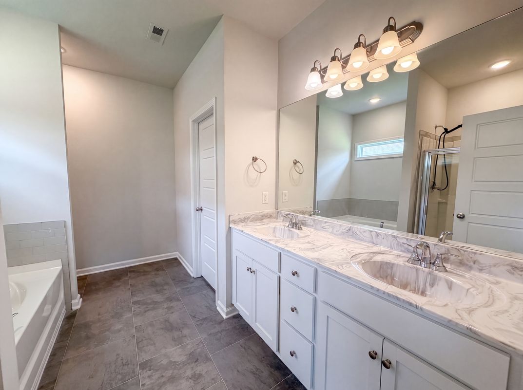 Photo 15 of 23 of 734 Mitscher Dr, Spring Hill, TN