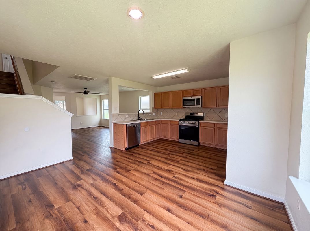 Photo 15 of 21 of 2627 Skyview Trace Ct, Houston, TX