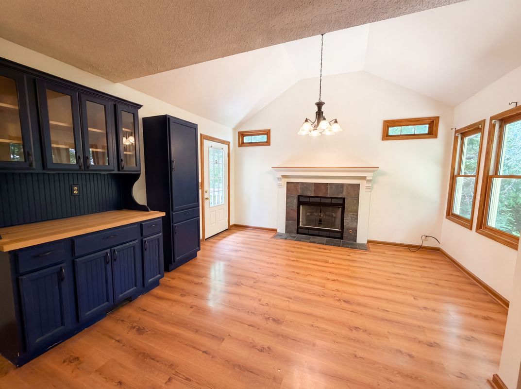 Photo 3 of 17 of 2623 Wellington Dr, Marietta, GA