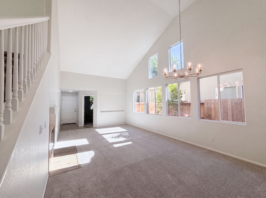 Photo 12 of 45 of 1570 Arcola Ave, Sacramento, CA