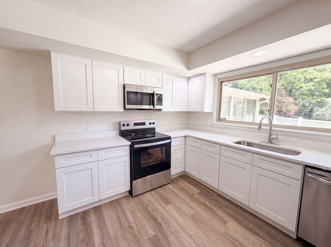 Photo 9 of 22 of 212 Islandia Ct W, Nashville, TN