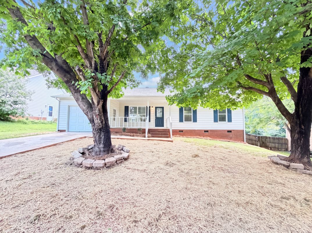 Photo 15 of 18 of 8822 Hunter Green Ln, Charlotte, NC