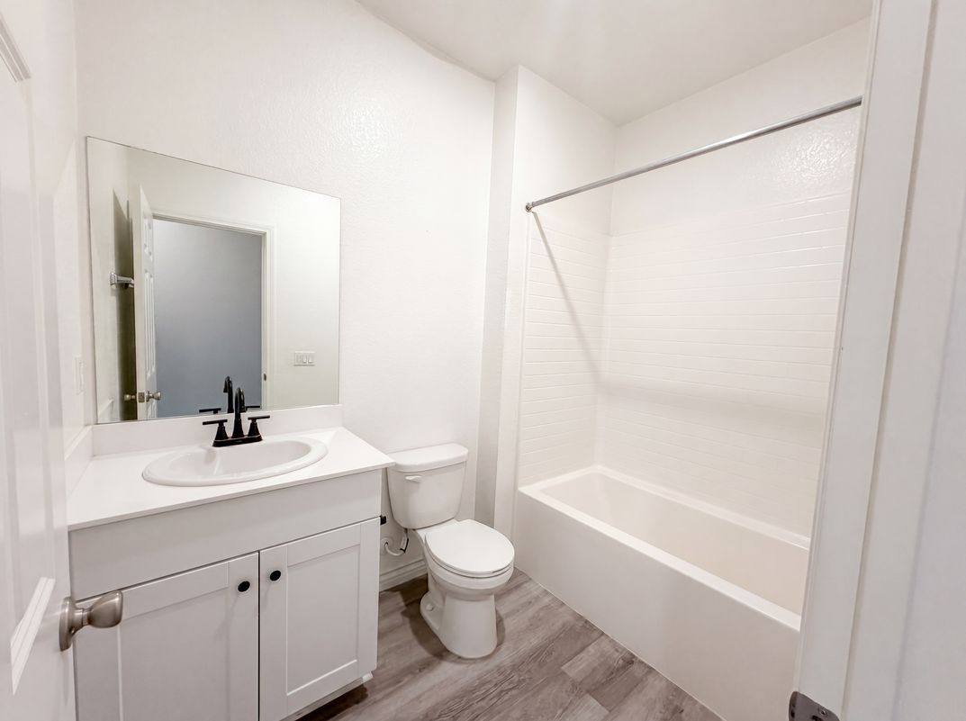 Photo 11 of 19 of 2460 Fernwood Ln, Perris, CA