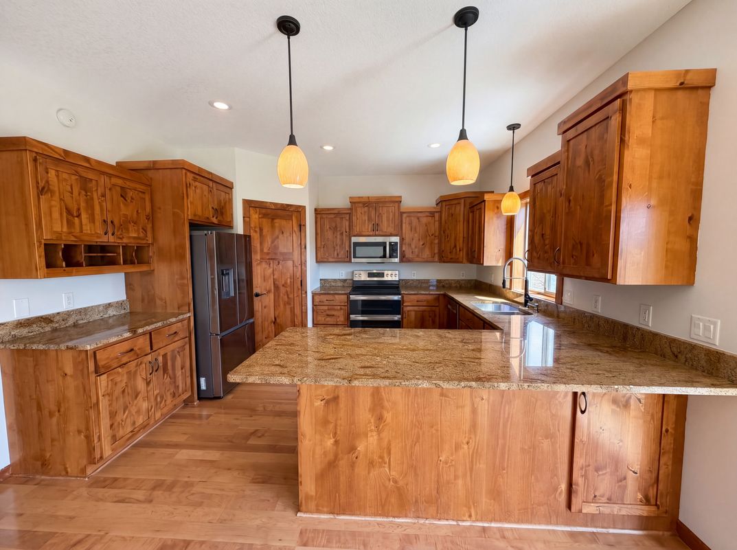 Photo 2 of 34 of 3072 Nottingham Rd S, St. Cloud, MN