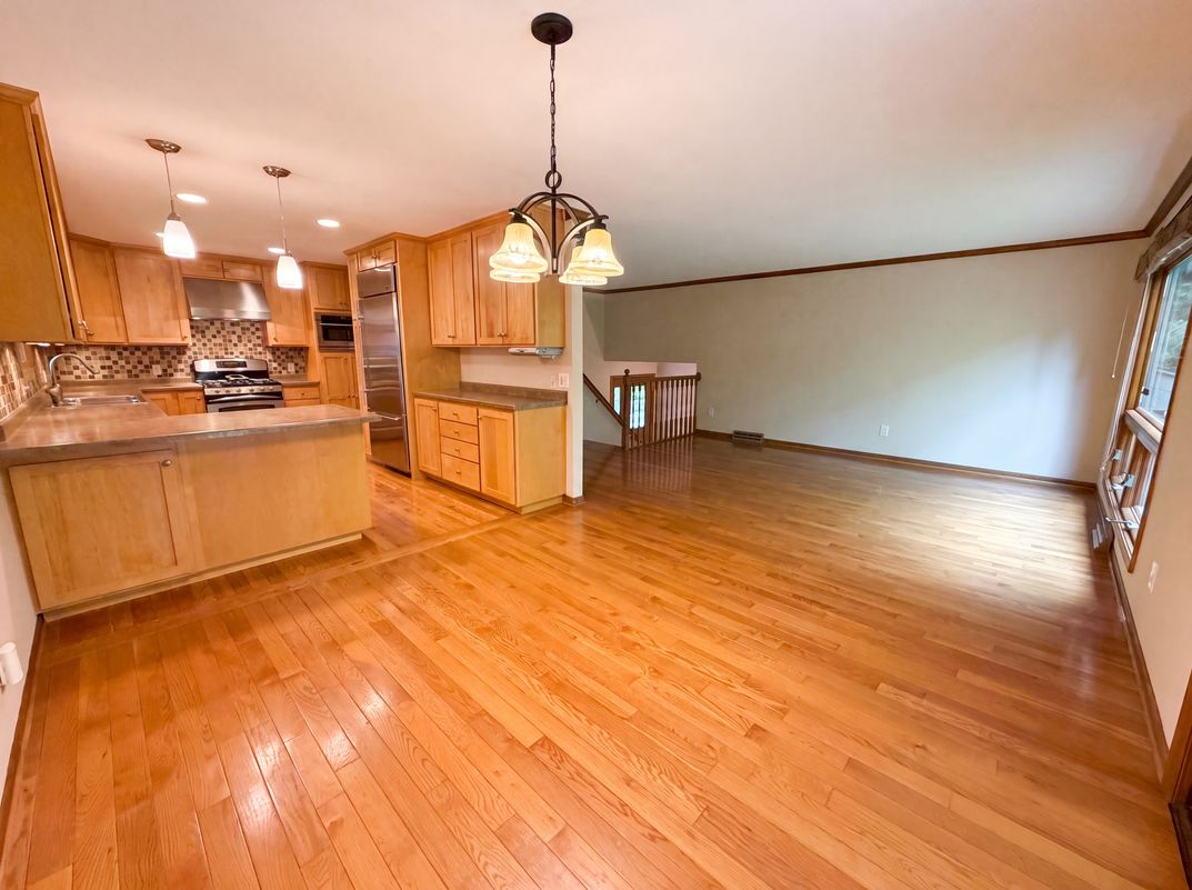 Photo 9 of 27 of 5243 Latta St, Saint Paul, MN