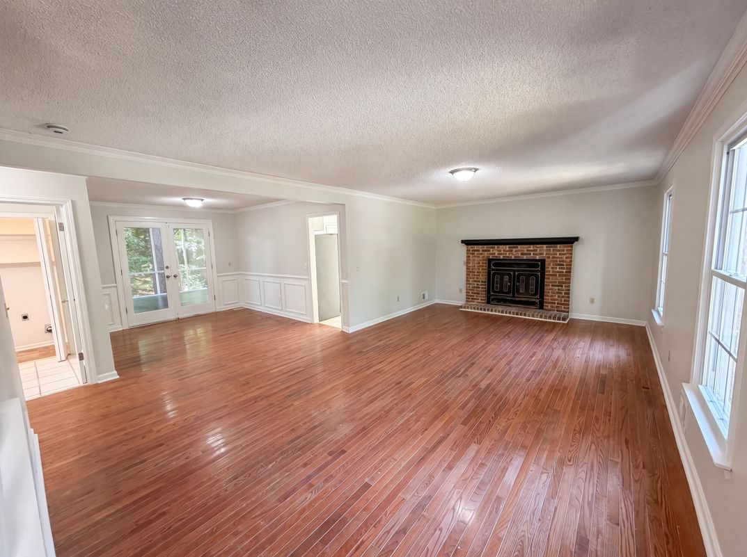 Property photo 3 of 260 Woodwinds Dr