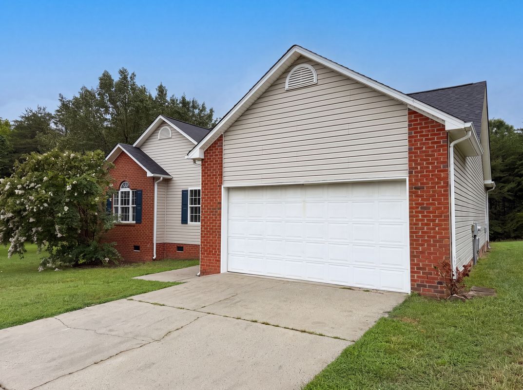 Photo 18 of 20 of 4100 Birchgarden Dr, High Point, NC