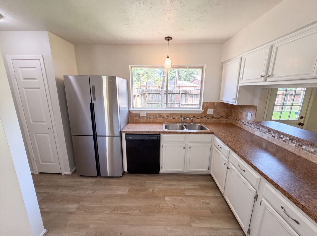 Photo 8 of 19 of 17014 Fid Ct, Crosby, TX