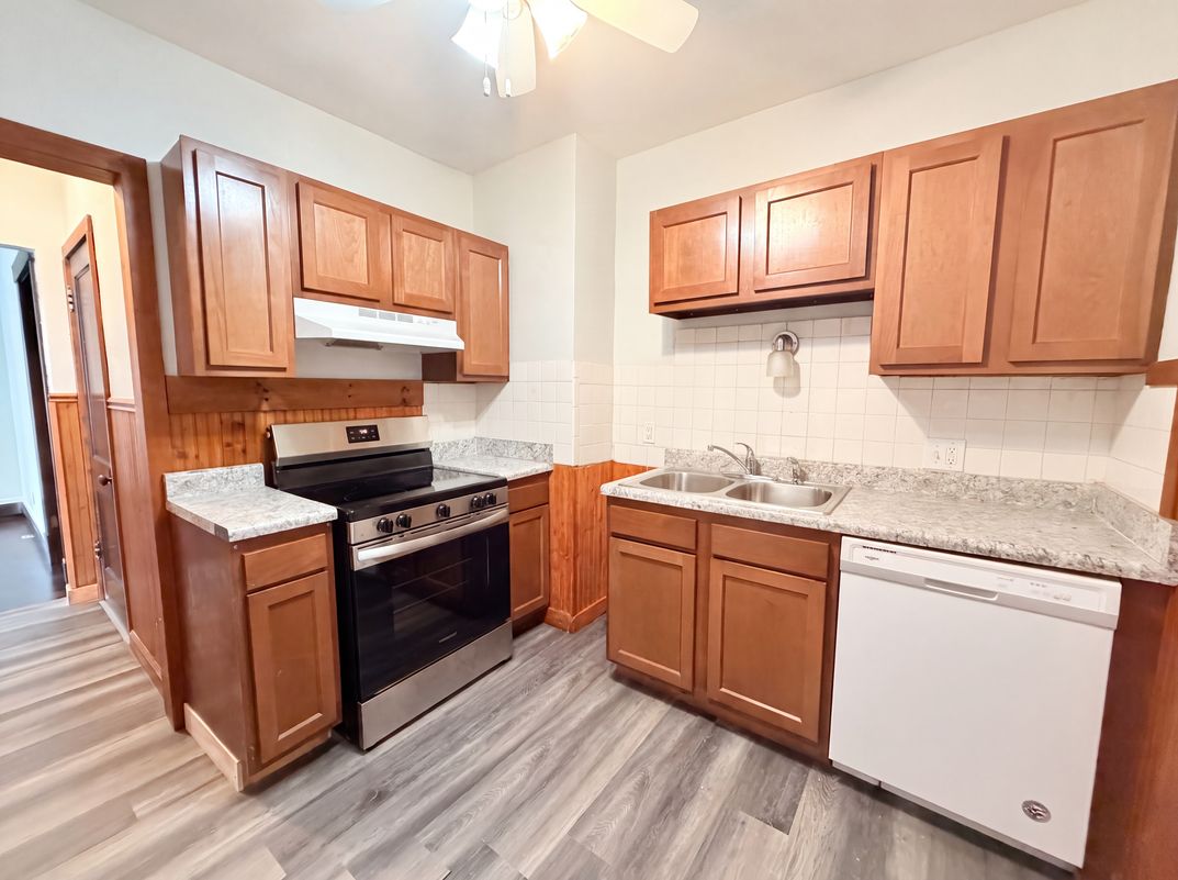 Property photo 2 of 4804 Greenlee Ave