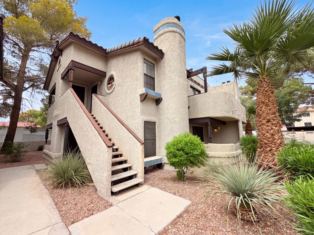 Photo 8 of 24 of 5056 Jeffreys St, Las Vegas, NV