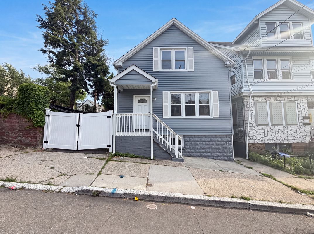 Photo 14 of 19 of 15 Arverne Ter, Irvington, NJ
