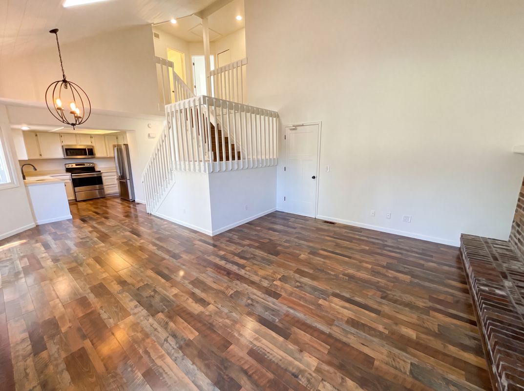 Property photo 3 of 9938 Garland Dr