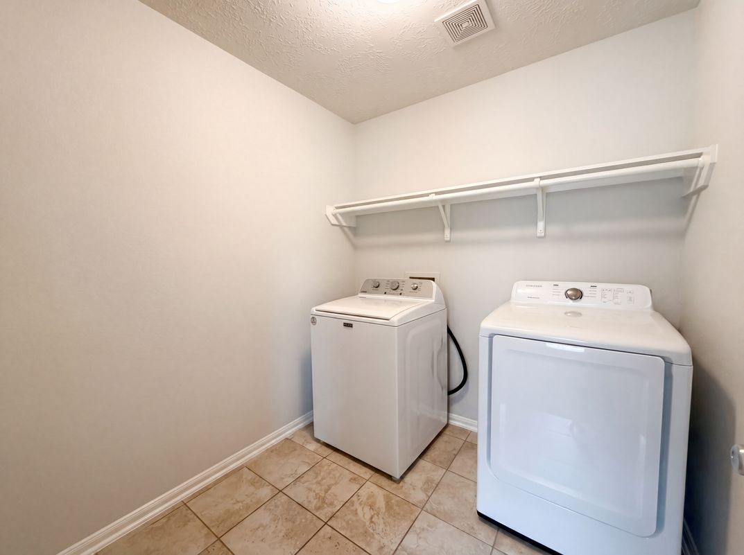 Photo 15 of 24 of 4022 Lake Cypress Cir, Houston, TX