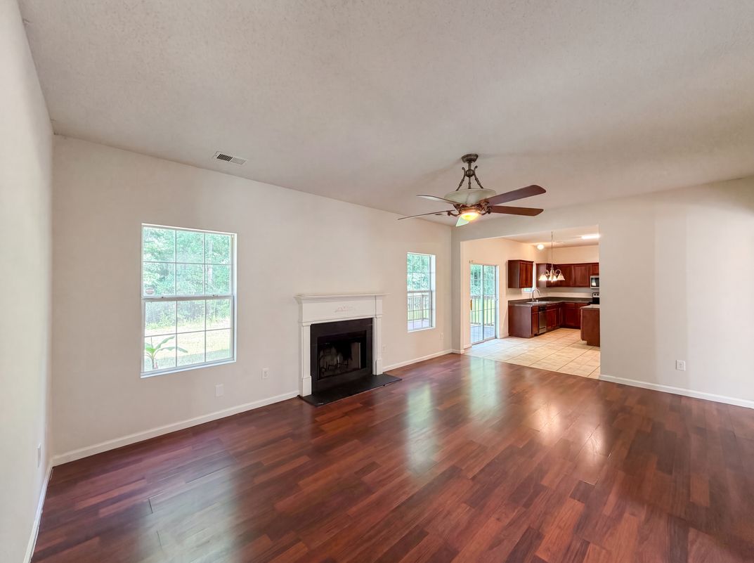 Photo 3 of 29 of 6257 Polar Fox Ct, Riverdale, GA