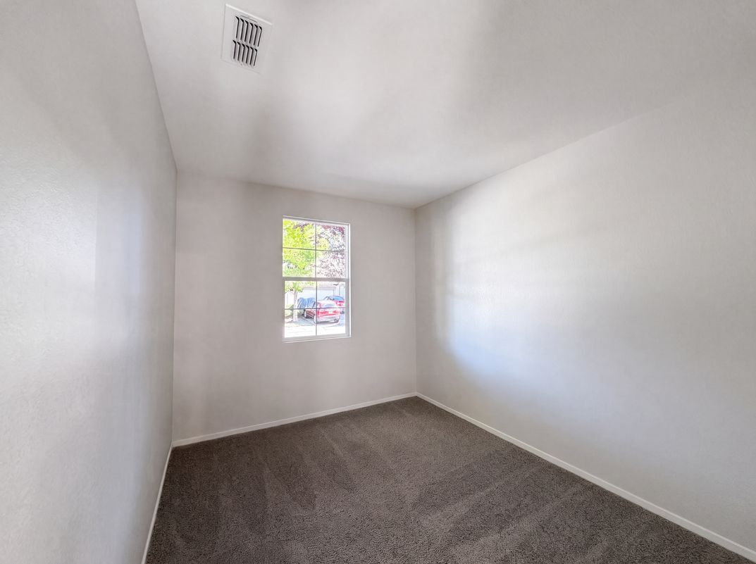 Photo 16 of 45 of 1570 Arcola Ave, Sacramento, CA