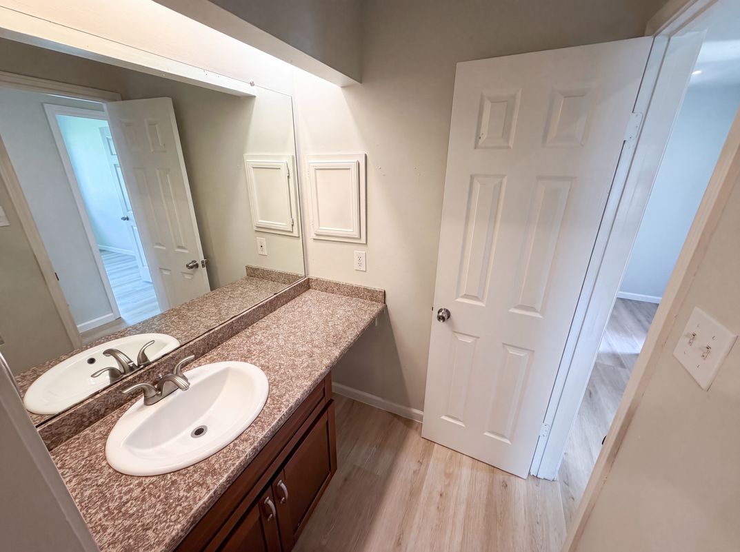 Photo 13 of 20 of 318 Floravista Dr, Webster, TX